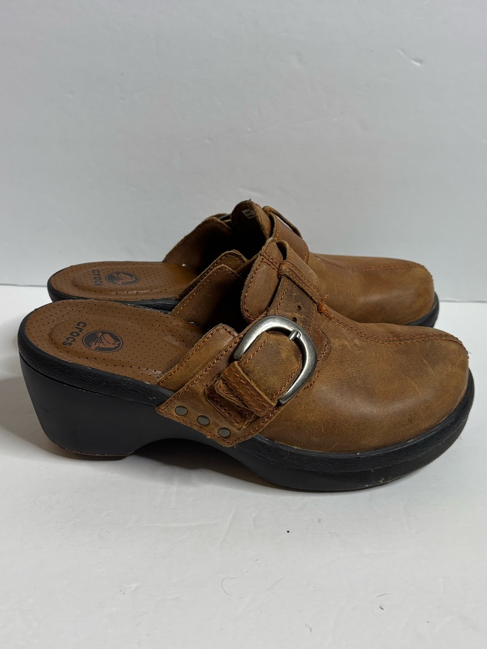 Crocs Cobbler Clog Brown Leather Women's Sz 6 Buckle Mules Slip On Shoes